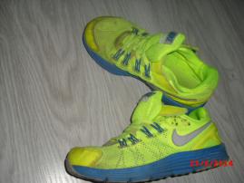 Nike (1/1)