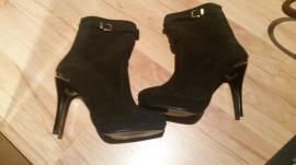 Čižmy č. 38 za 24 eur nov (1/1)