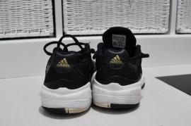 Tenisky adidas (2/3)