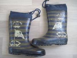 Pirátske gumáky (1/2)