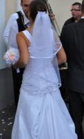 Snehovobiele šaty (1/2)