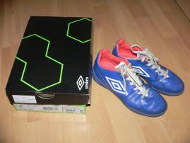 Umbro halovky 33 (1/4)