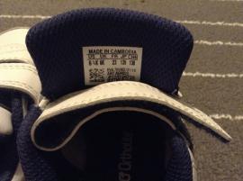 Tenisky adidas (2/3)