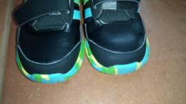 Tenisky adidas (2/3)