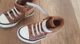 Tenisky typu converse (2/4)