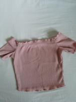 Shein ružový crop top (2/4)