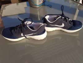 Nike ľahučké letné tmavom (2/4)