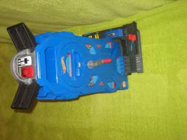 Hot wheels city mega gar (1/4)
