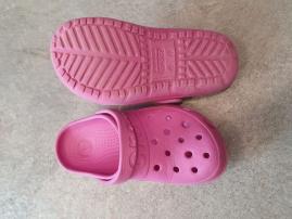 Ružové crocs (2/3)