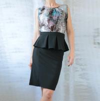 Vzorované peplum šaty (1/4)
