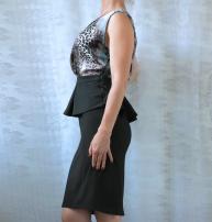 Vzorované peplum šaty (2/4)