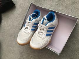 Tenisky adidas (1/1)