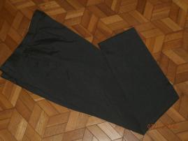 Šedé nohavice (1/3)